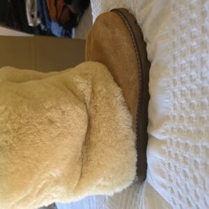Cozy Tan Shearling Boots